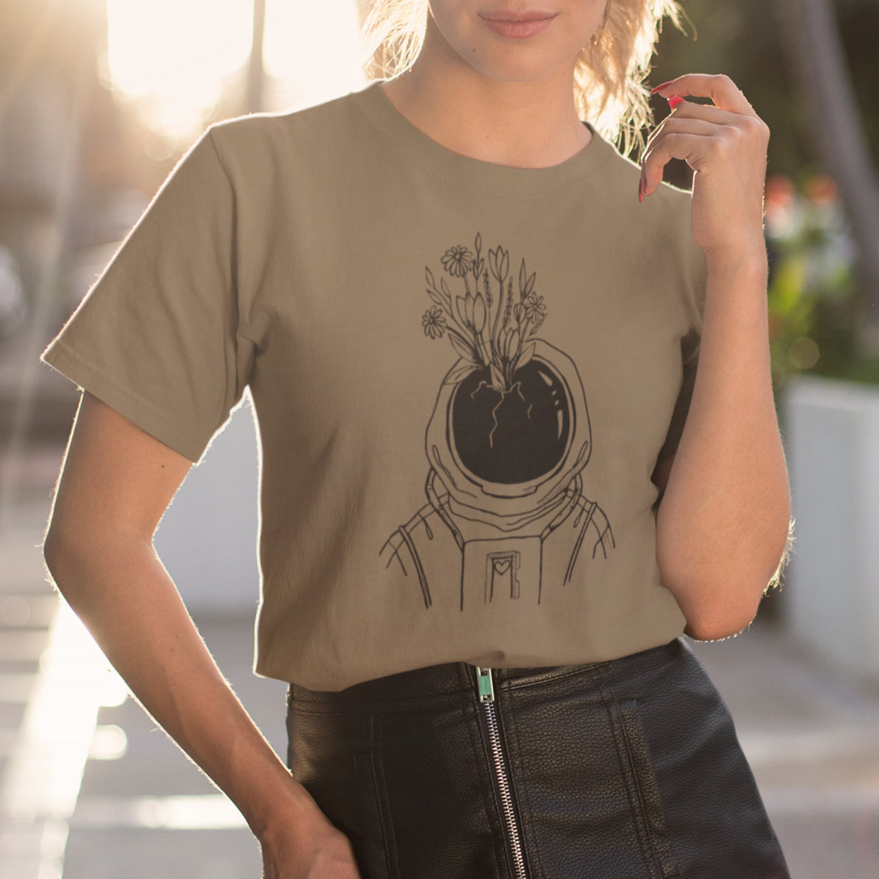 Khaki tričko Kosmonaut s květinami (UNISEX tričko)