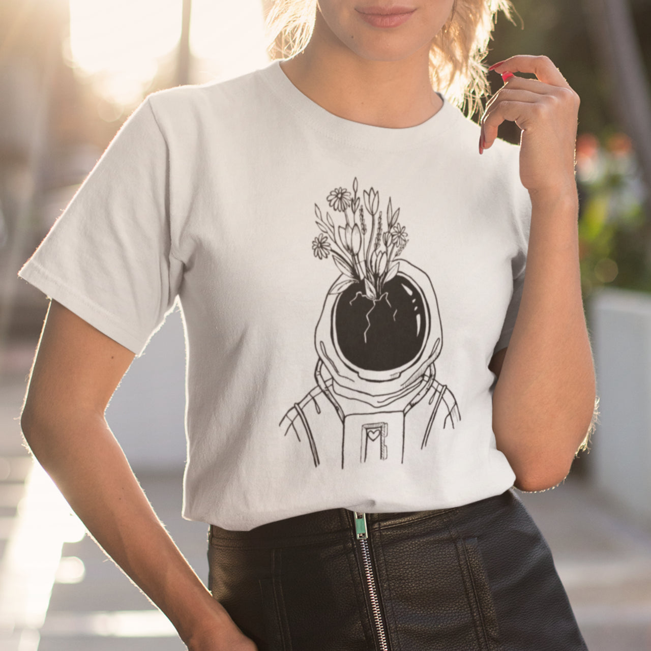 Bílé tričko Kosmonaut s květinami (UNISEX tričko)