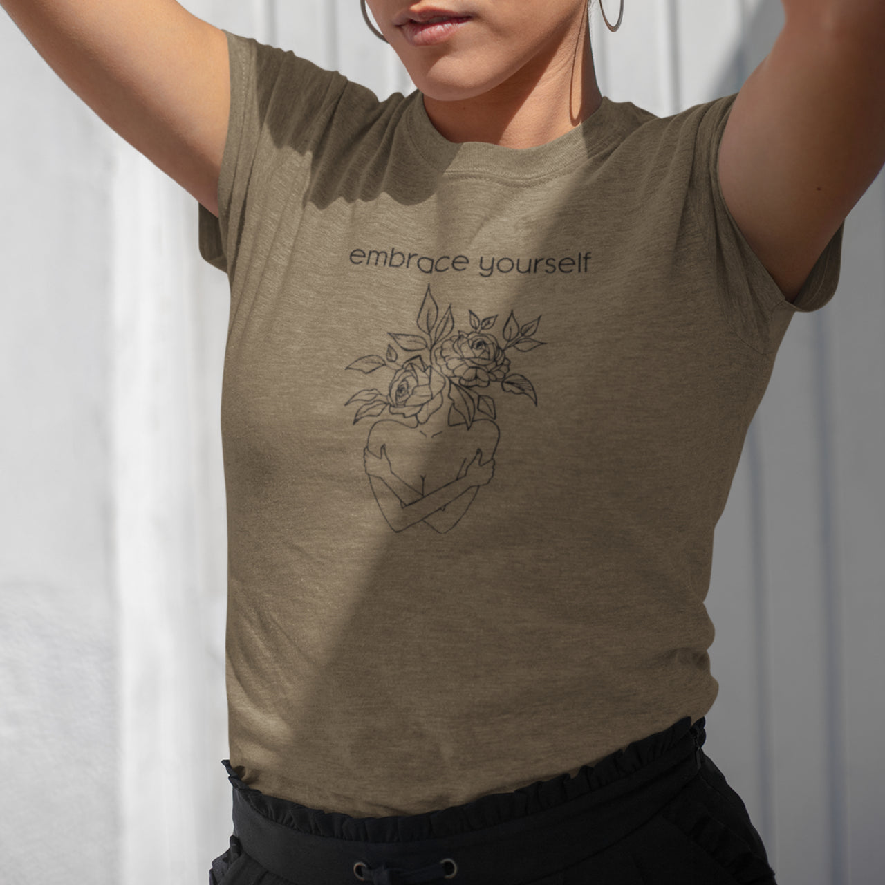 Khaki tričko Objímej se (UNISEX tričko)